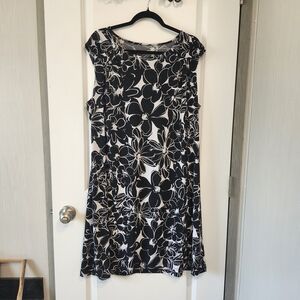 Chic Black and White Floral Midi Dress